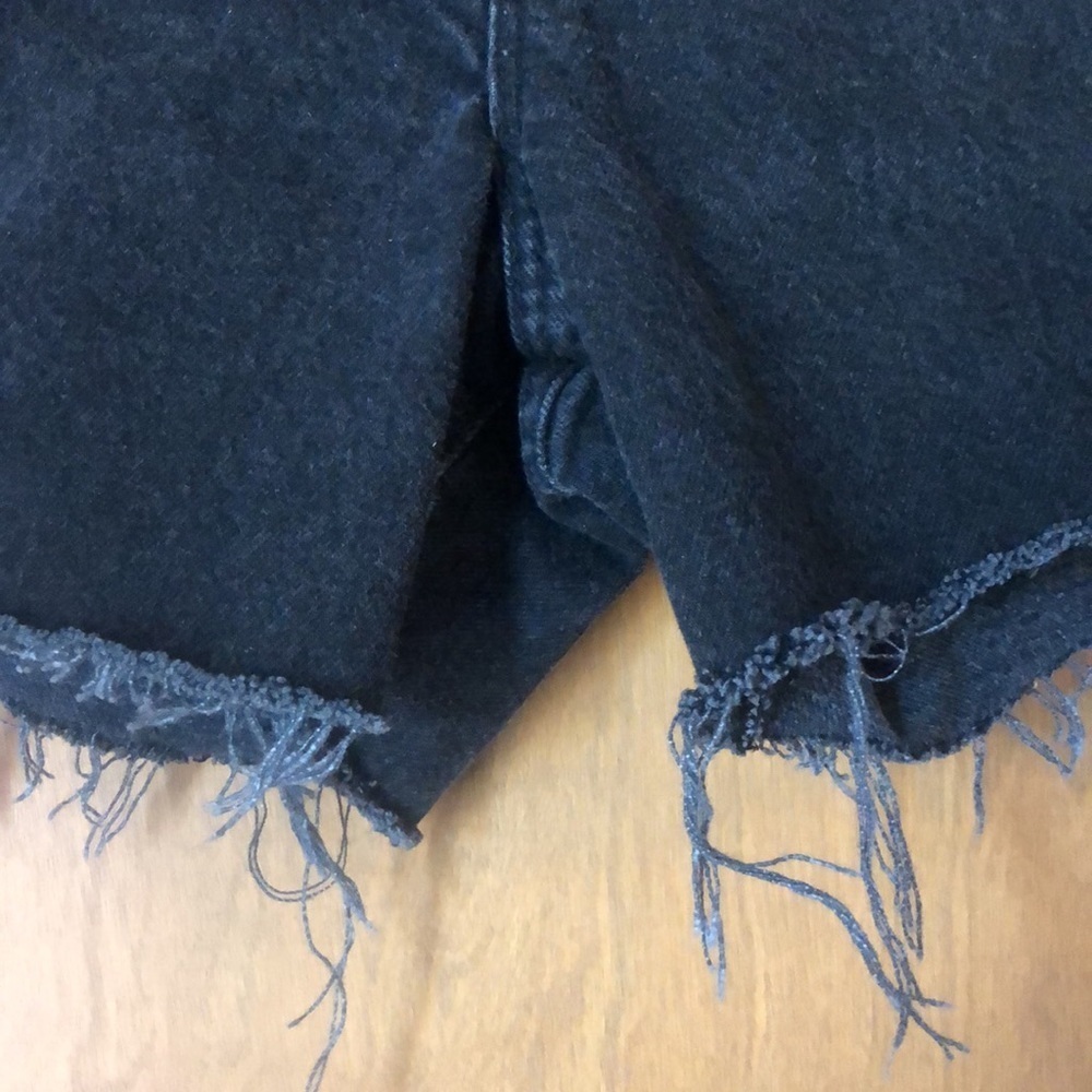 Vintage Chic black cutoff distressed shorts - Picture 4 of 10